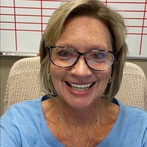 Meet your Posher, Adrienne